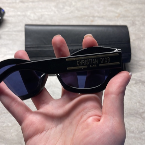 Christian Dior Sunglasses - Picture 2 of 5